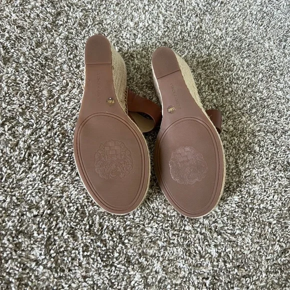 Vince Camuto wedge sandal size 9.5 - Picture 7 of 7